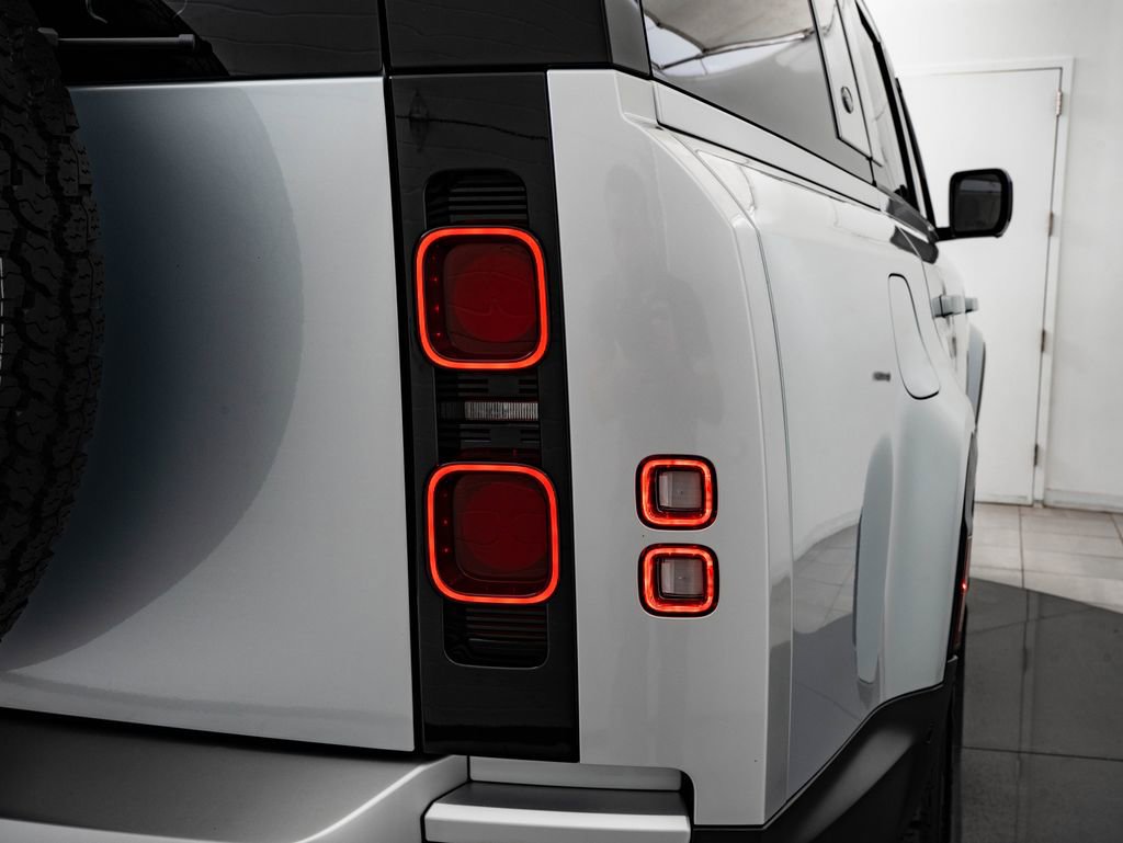 Used 2024 Land Rover Defender 130 S AWD/4WD image 9