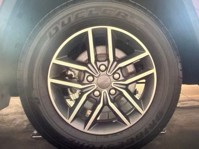 Used 2020 Jeep Grand Cherokee Limited RWD image 9