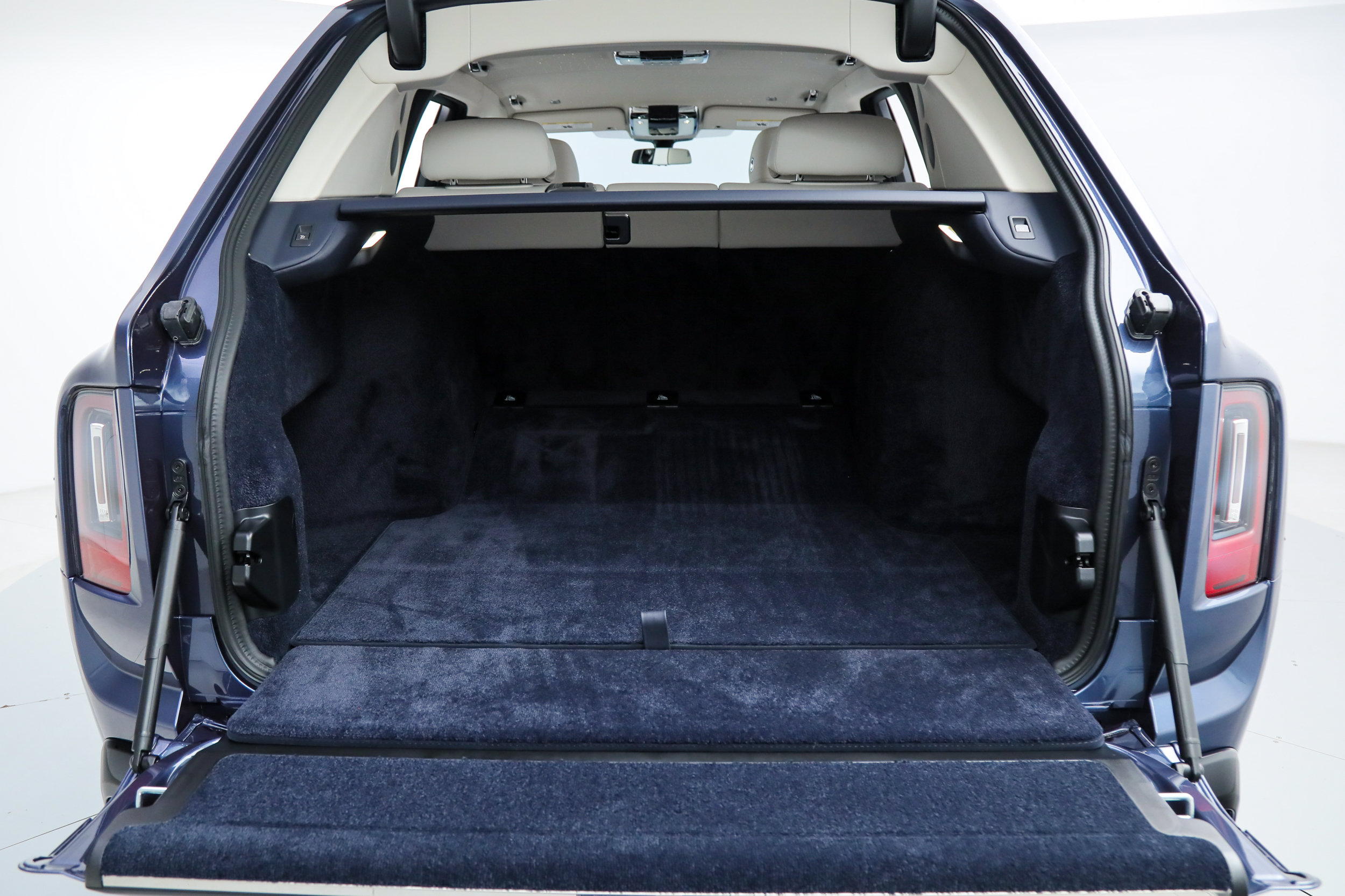 Used 2026 Rolls-Royce Cullinan AWD/4WD image 35
