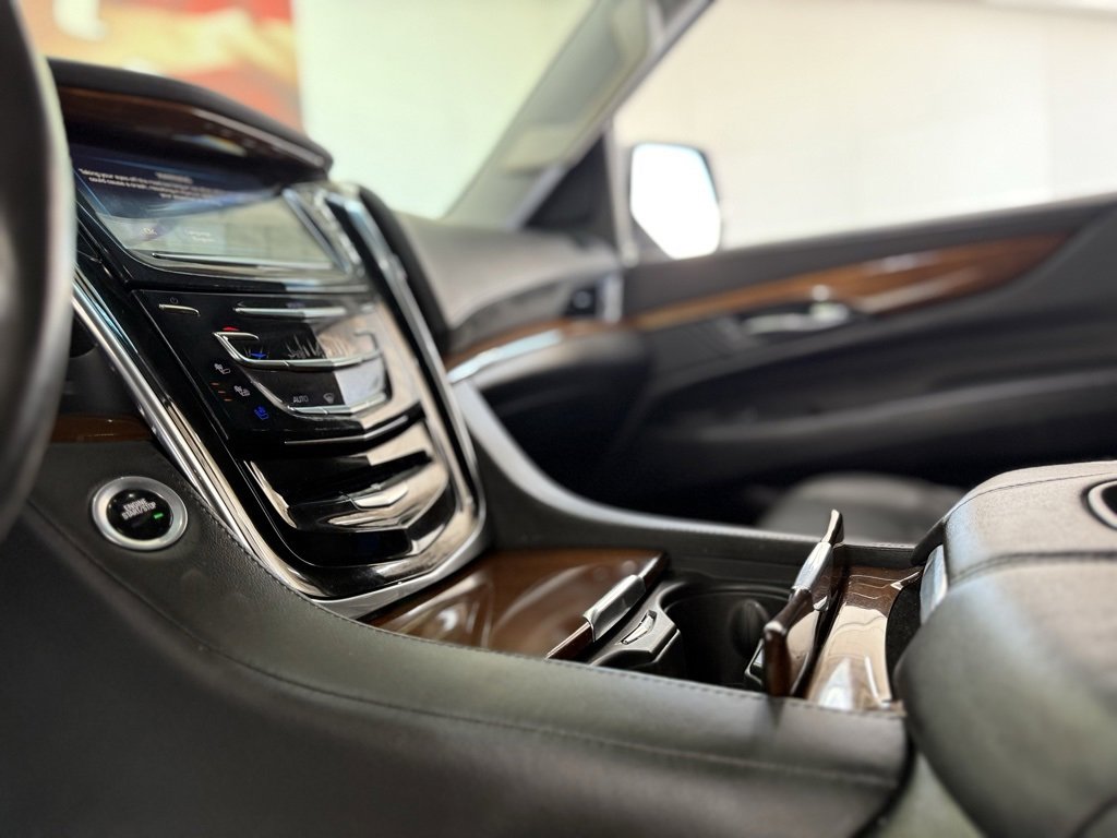 Used 2016 Cadillac Escalade ESV Premium image 25