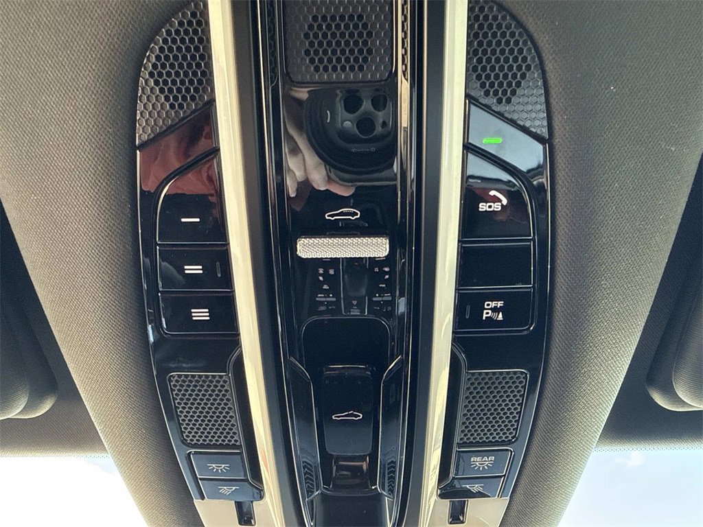 Used 2019 Porsche Cayenne image 23