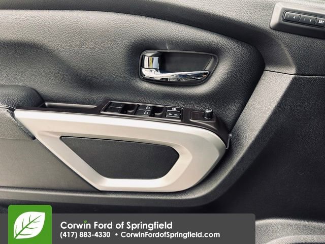 Used 2020 Nissan Titan SL w/ Moonroof Package image 36