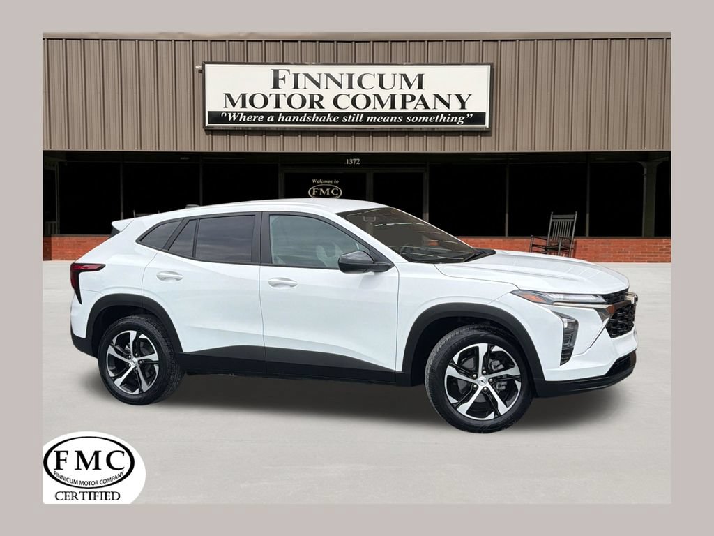 Used 2026 Chevrolet Trax RS FWD image 1