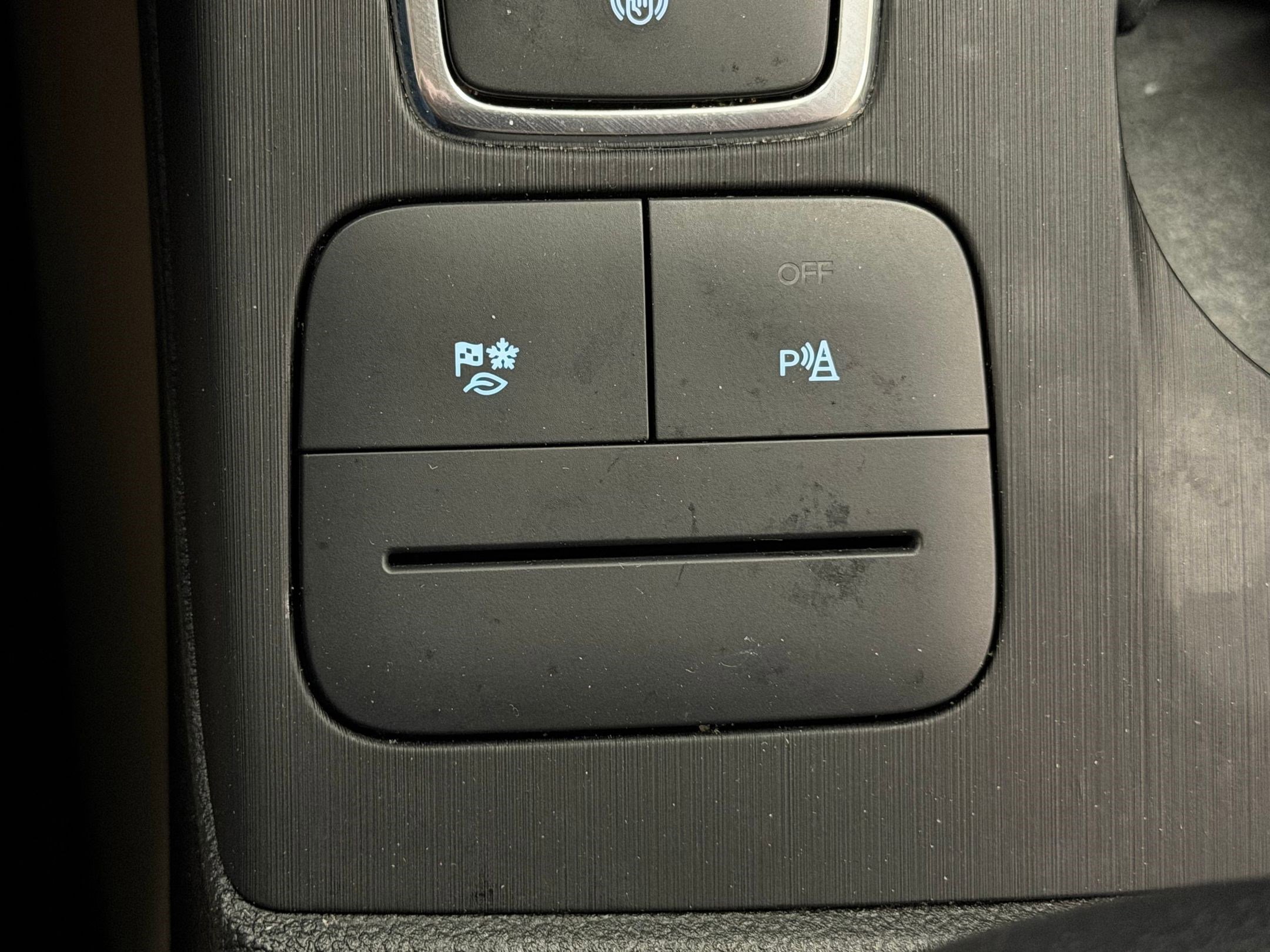 Used 2022 Ford Escape Titanium image 30