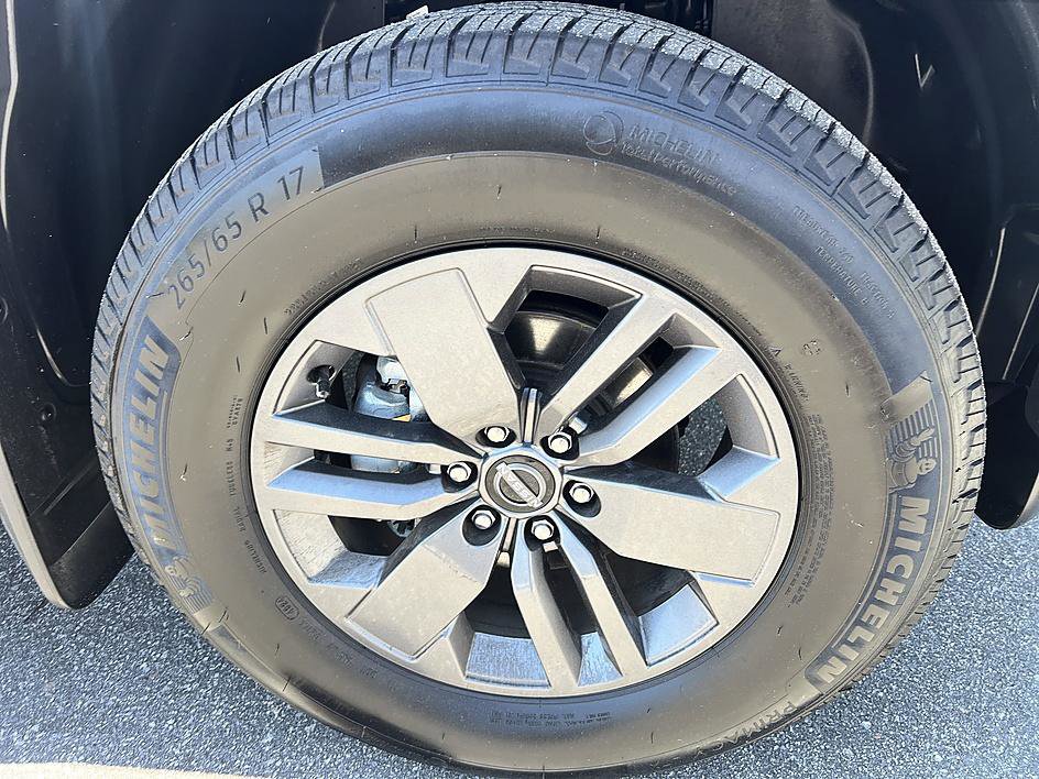 Certified 2025 Nissan Frontier SV w/ SV Convenience Package AWD/4WD image 12