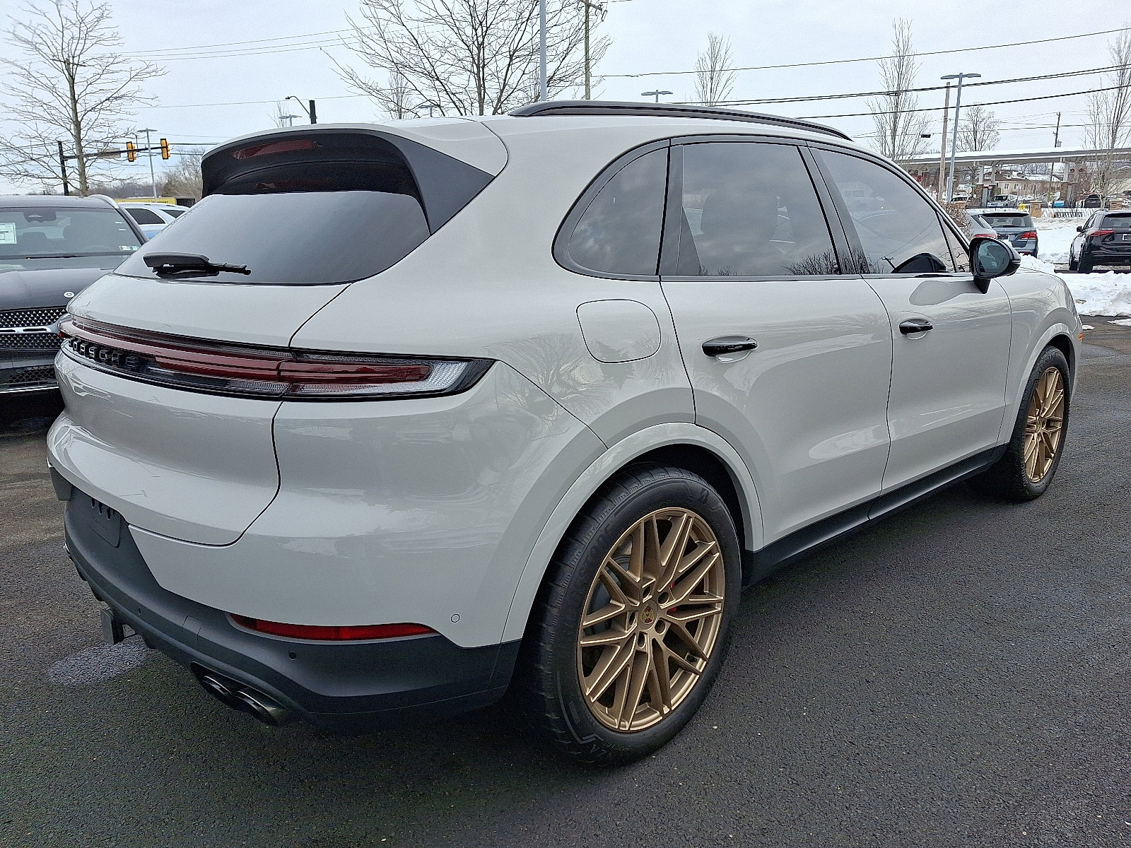 Used 2024 Porsche Cayenne S image 6