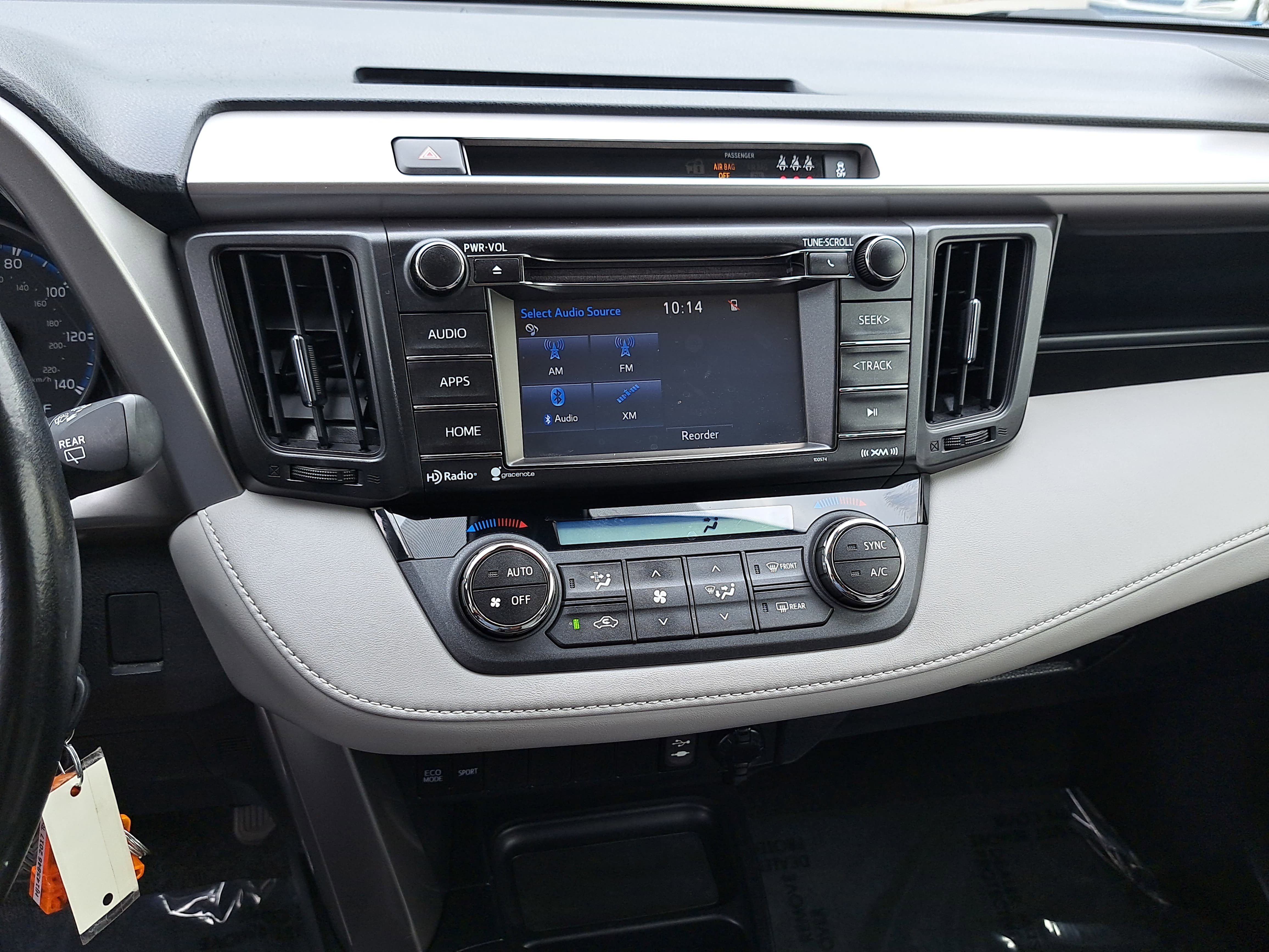 Used 2017 Toyota RAV4 XLE w/ Plus Special Value Package AWD/4WD image 19