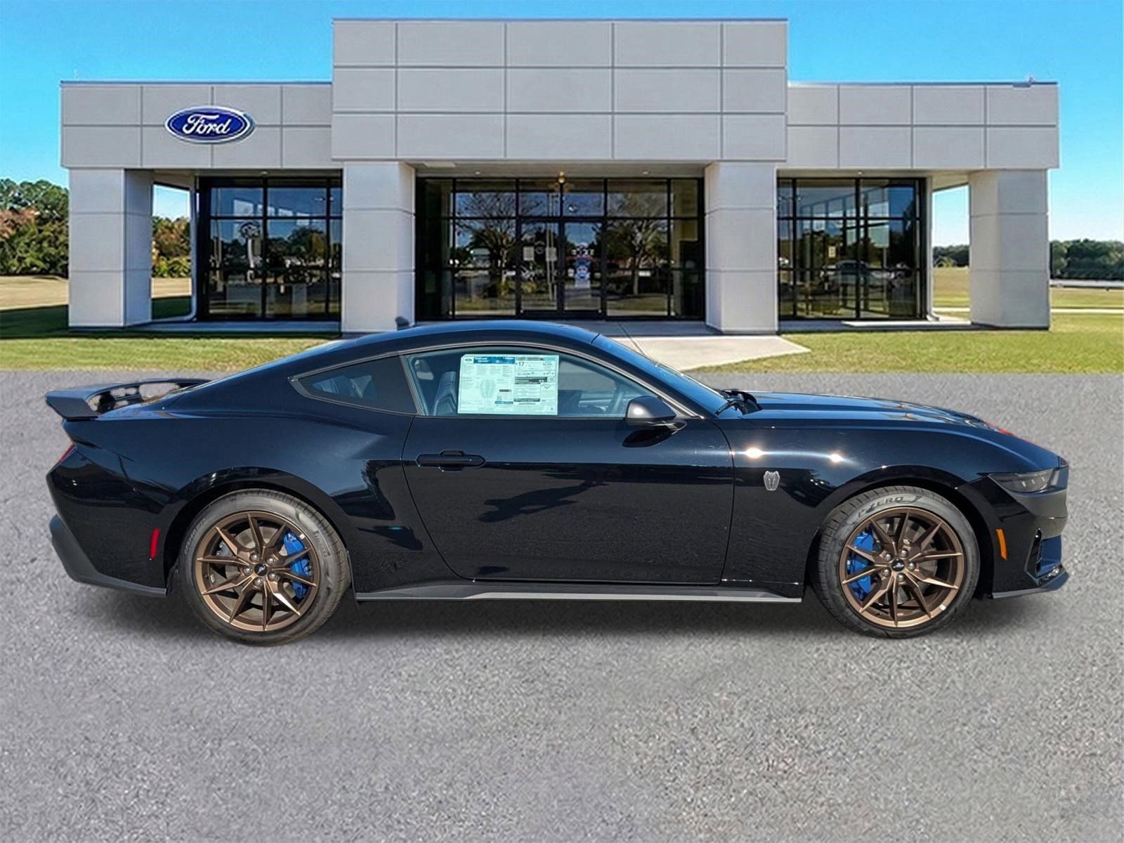 New 2025 Ford Mustang Dark Horse video 3