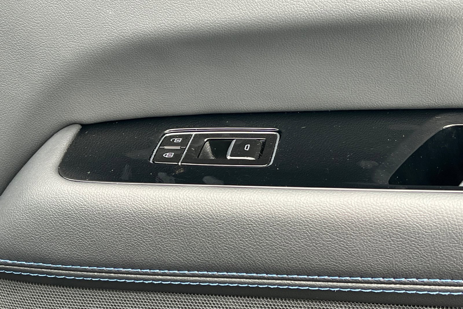 Used 2025 Cadillac Escalade IQ Luxury 1 image 21