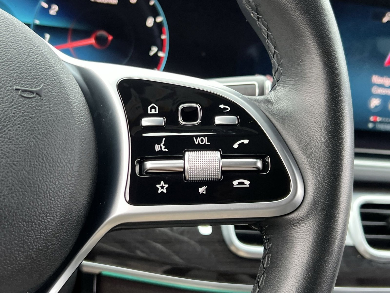 Certified 2022 Mercedes-Benz GLS 450 4MATIC image 30