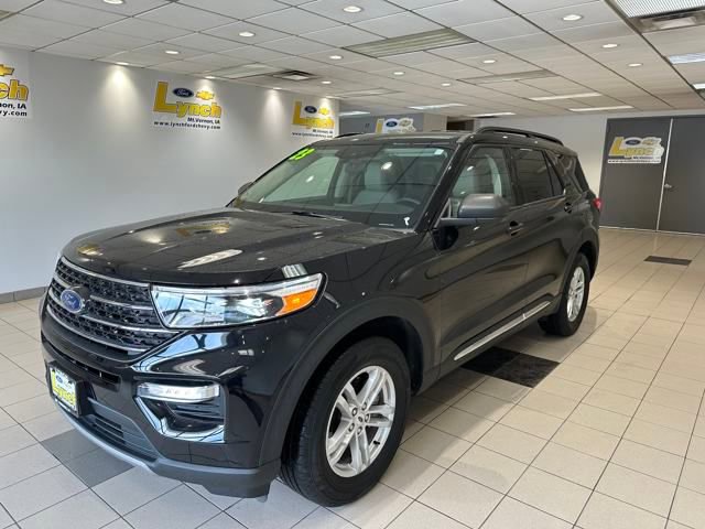 Used 2023 Ford Explorer XLT w/ Equipment Group 202A image 2