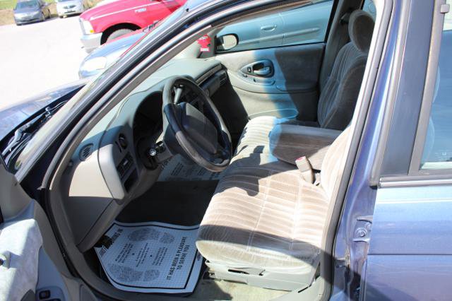 Used 1998 Chevrolet Lumina Sedan w/ Preferred Equipment Group 1 FWD image 12