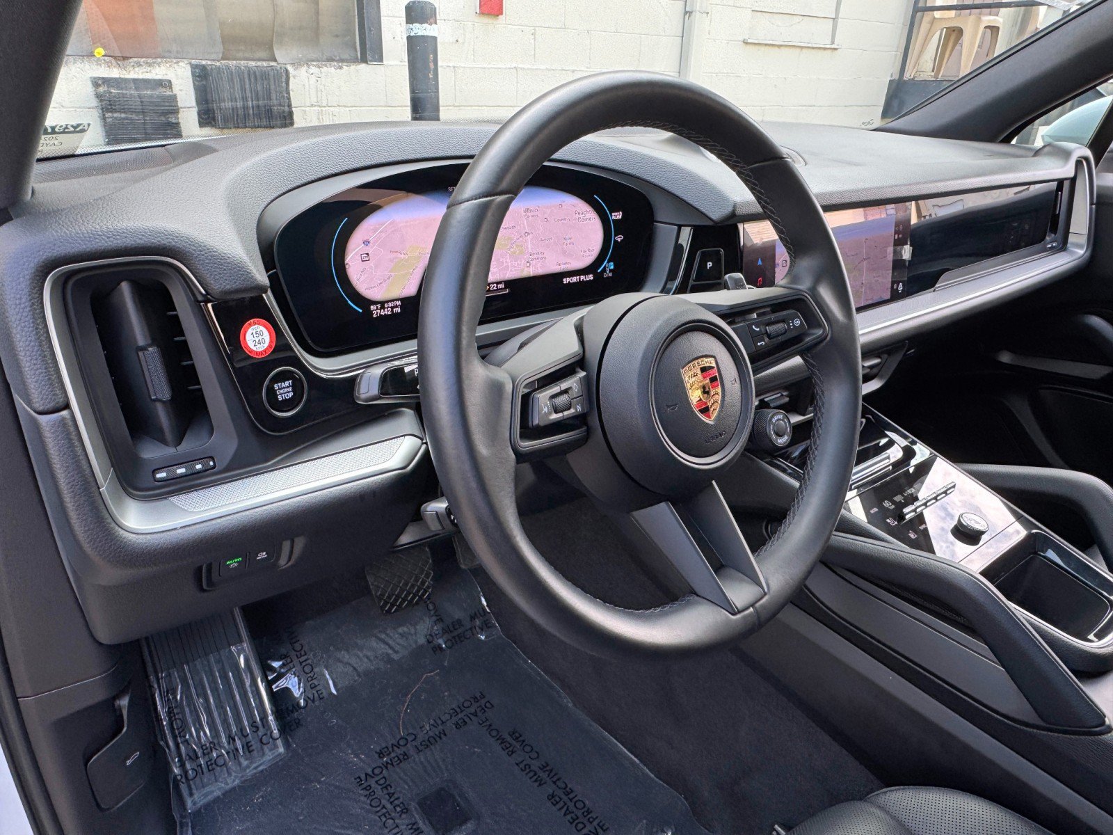 Used 2024 Porsche Cayenne AWD/4WD image 14