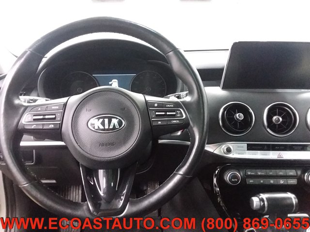 Used 2018 Kia Stinger Premium AWD/4WD image 11