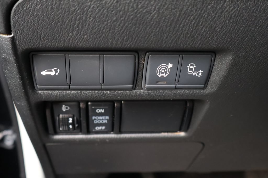 Used 2017 Nissan Armada SV AWD/4WD image 16