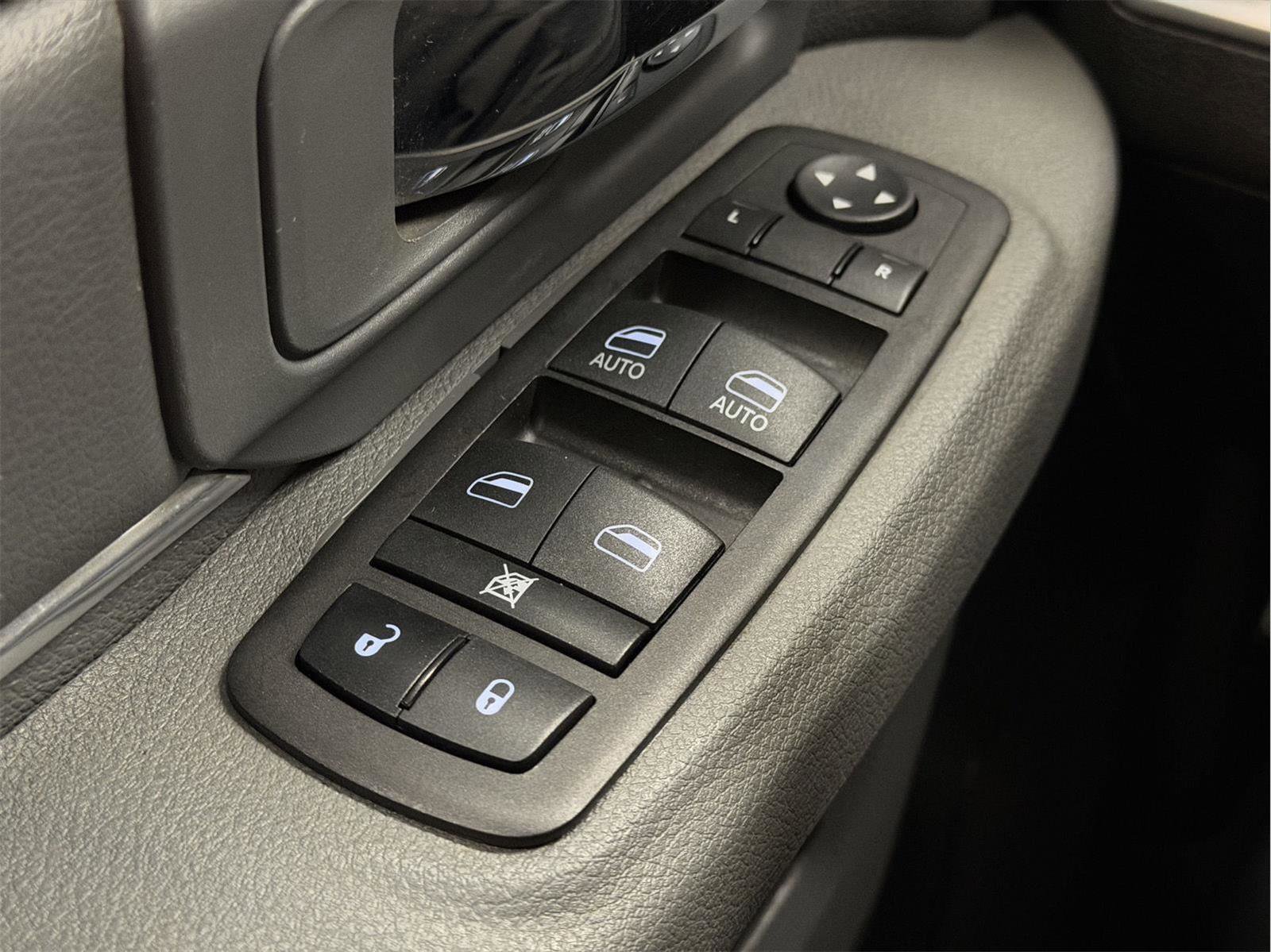 Used 2017 RAM 2500 SLT image 39