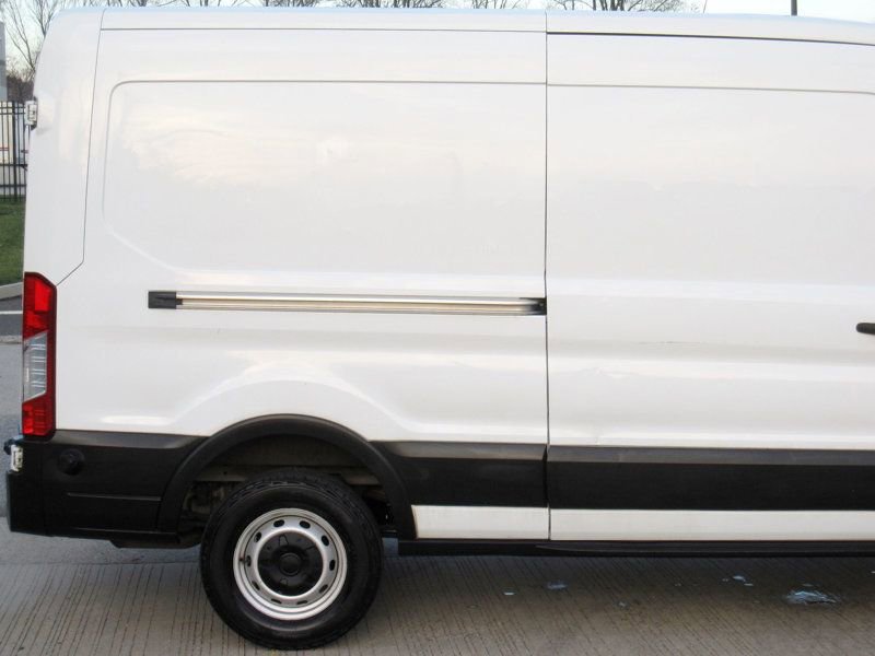 Used 2019 Ford Transit 250 148 Medium Roof image 9
