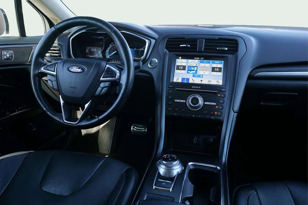 Used 2017 Ford Fusion Energi Titanium FWD image 28