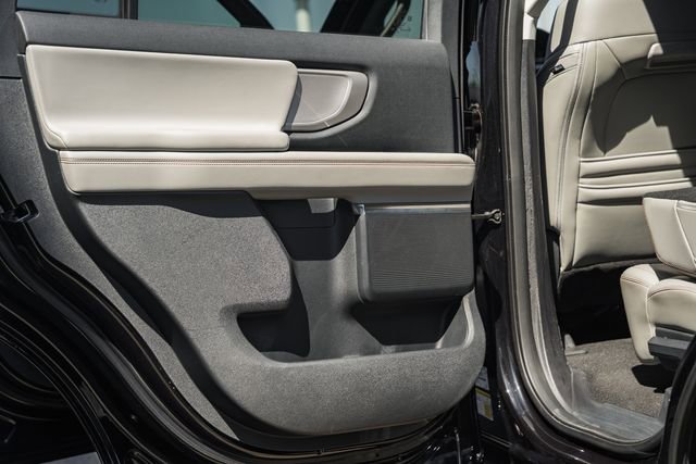 Used 2025 Ford Expedition Active image 51