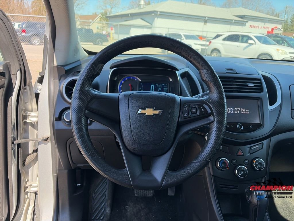 Used 2015 Chevrolet Trax LS FWD image 17