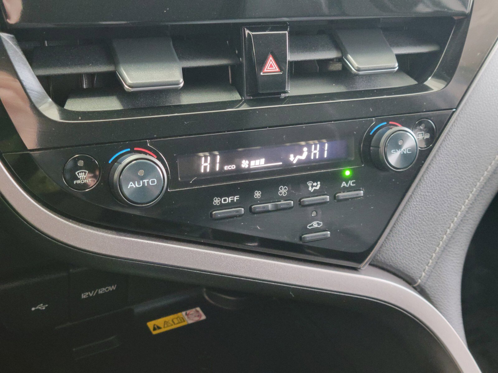 Used 2022 Toyota Camry XSE image 24