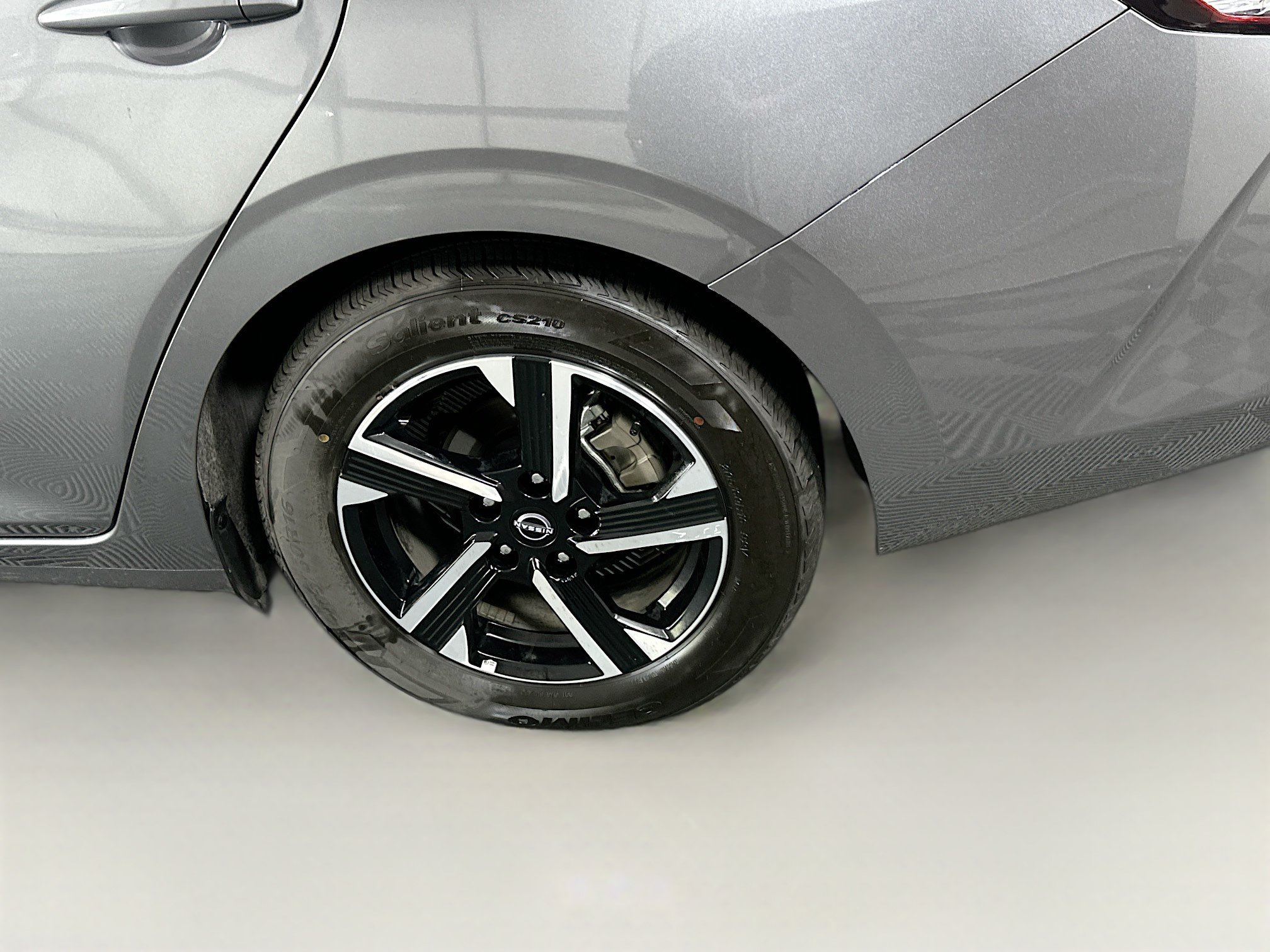 Used 2025 Nissan Sentra SV FWD image 11