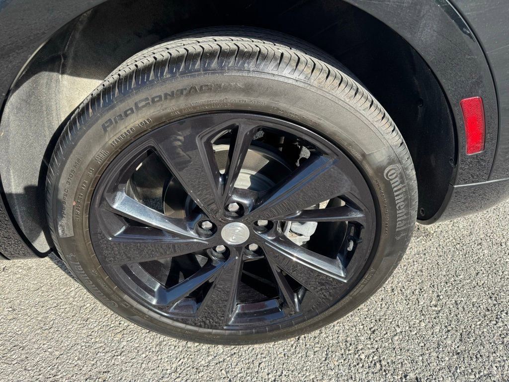 Used 2021 Buick Envision Essence w/ Technology Package I image 11