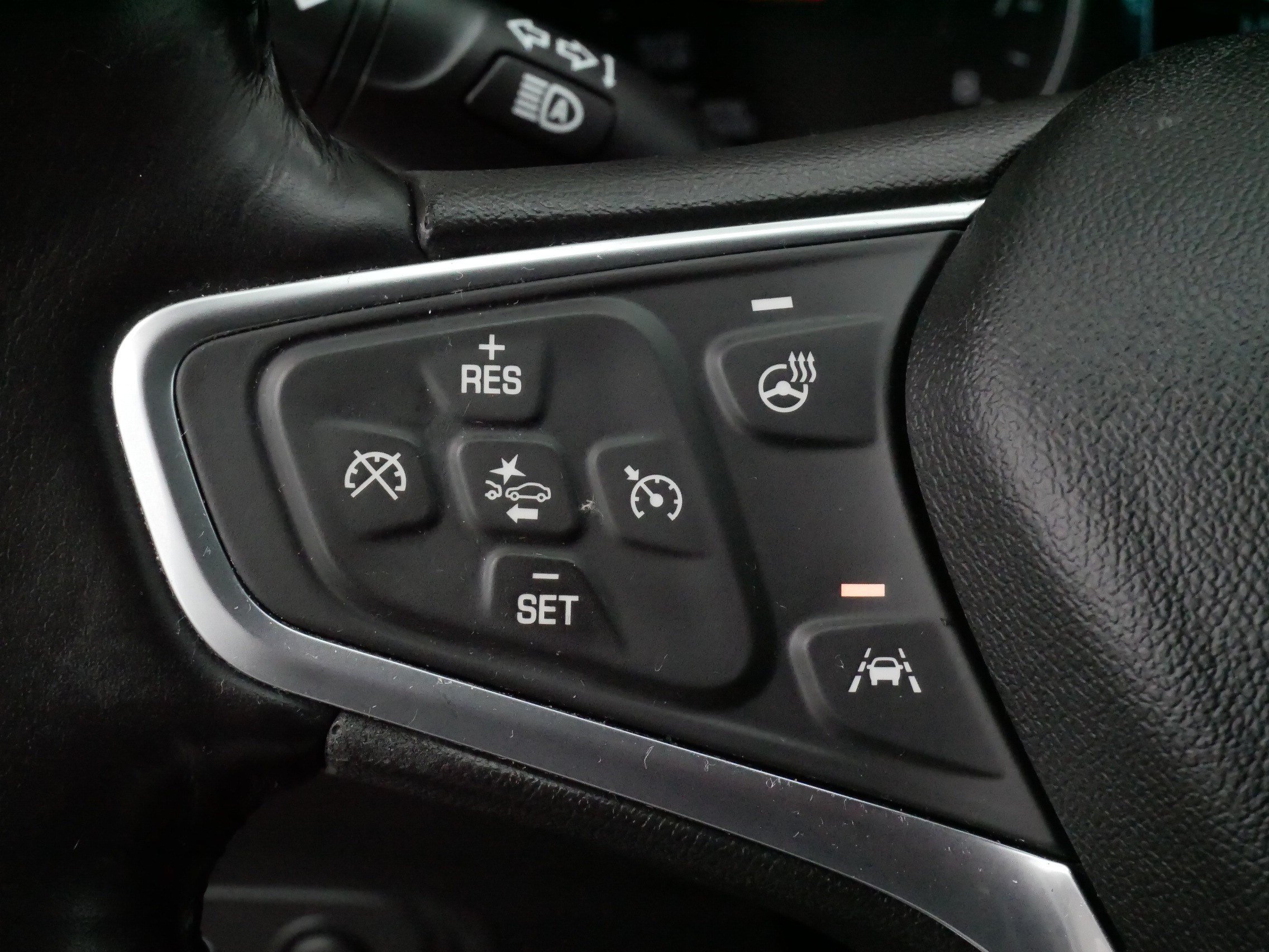 Used 2018 Chevrolet Equinox Premier AWD/4WD image 26