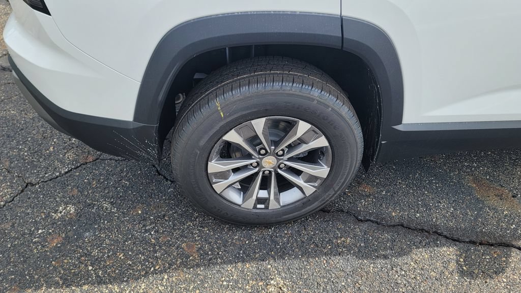 New 2026 Chevrolet Equinox LT w/ Convenience Package II FWD image 13