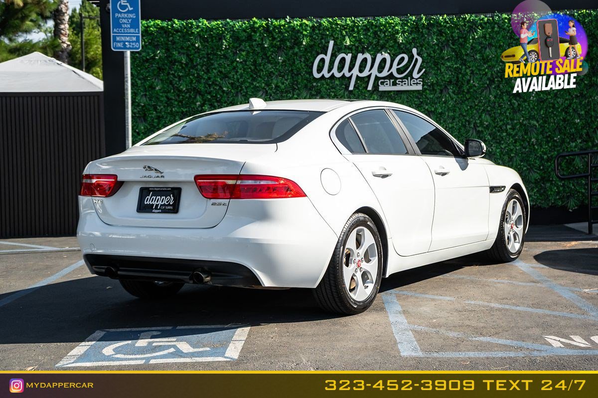 Used 2018 Jaguar XE RWD image 5