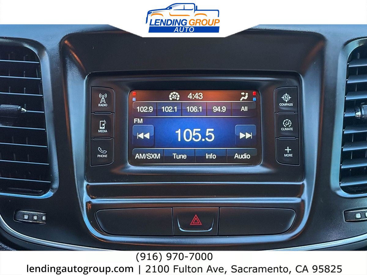 Used 2015 Chrysler 200 C FWD image 13