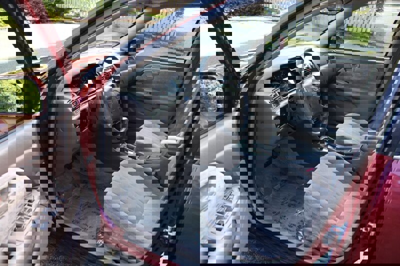 Used 1998 Toyota Camry LE FWD image 5