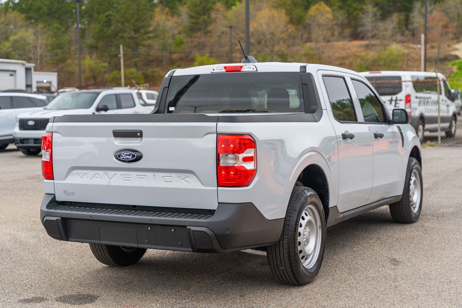 Used 2025 Ford Maverick XL w/ Equipment Group 102A image 7