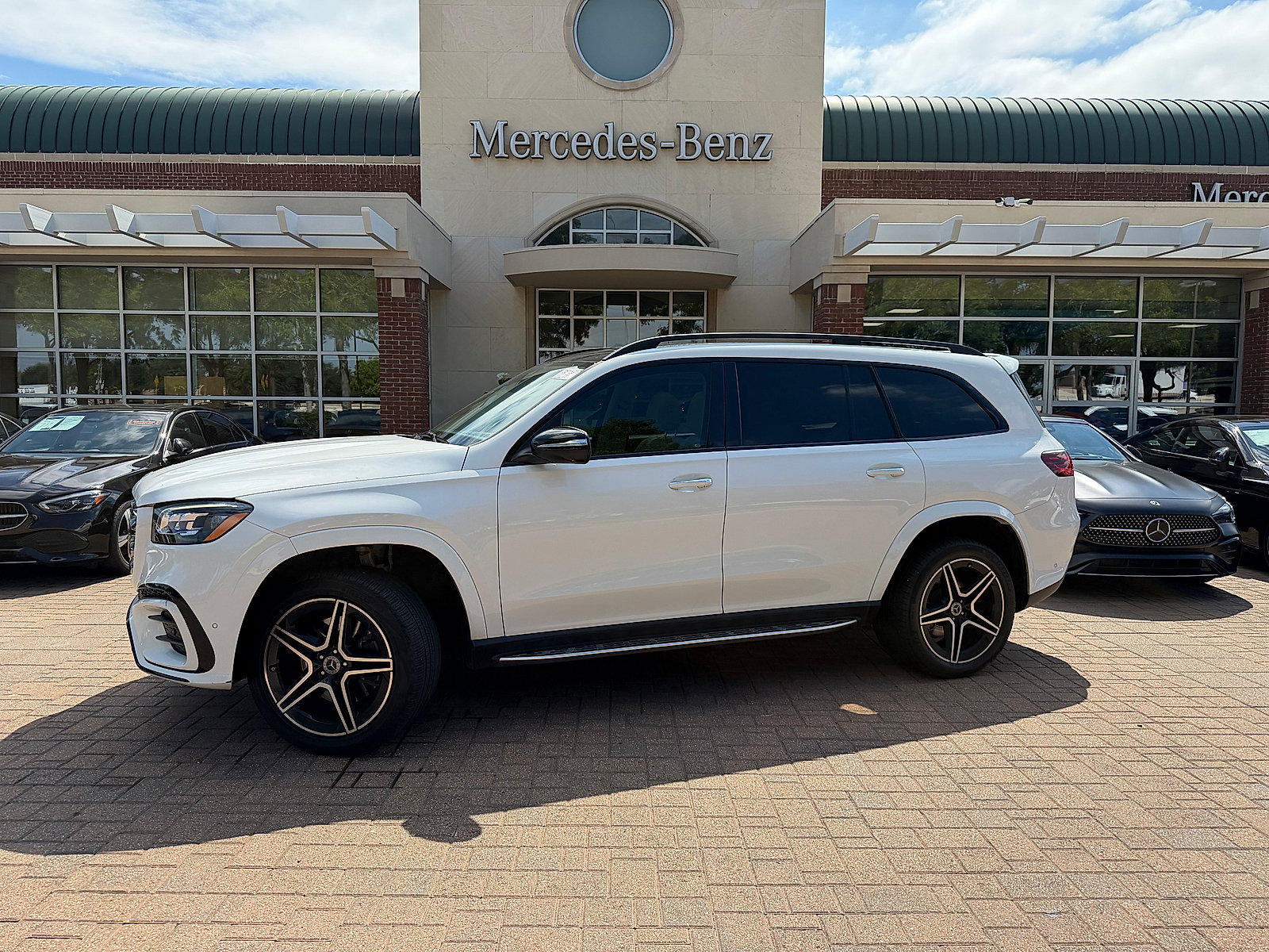 Certified 2024 Mercedes-Benz GLS 450 4MATIC w/ AMG Line Exterior image 2
