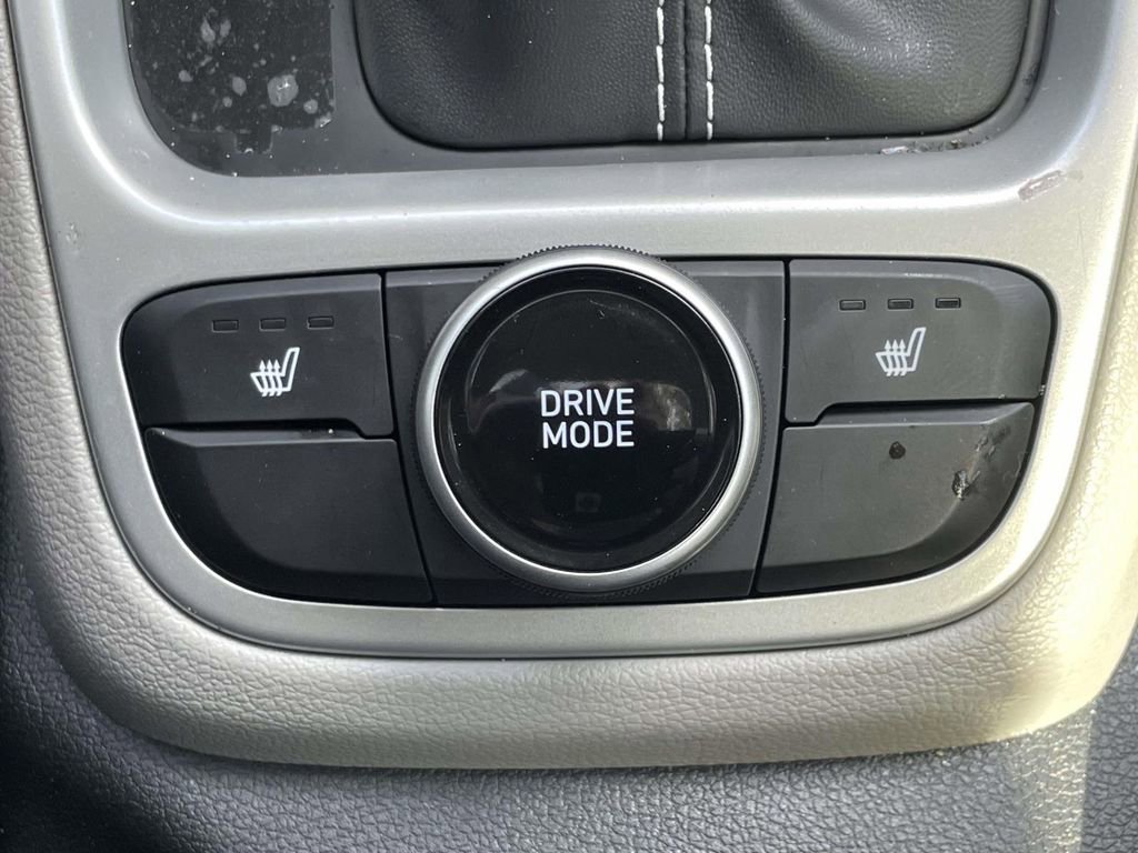 New 2026 Hyundai Venue SEL FWD image 31