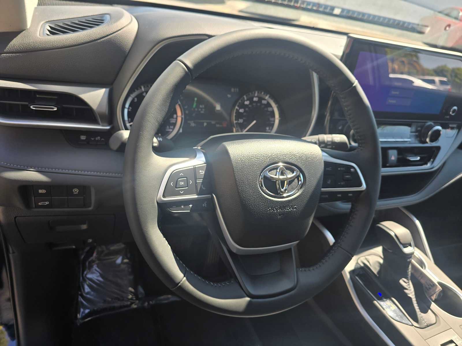 New 2026 Toyota Highlander XLE AWD/4WD image 25
