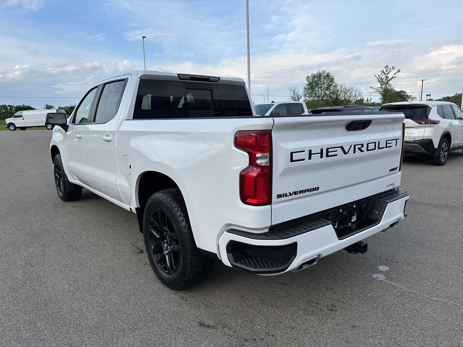 Used 2024 Chevrolet Silverado 1500 RST w/ Convenience Package II AWD/4WD image 3