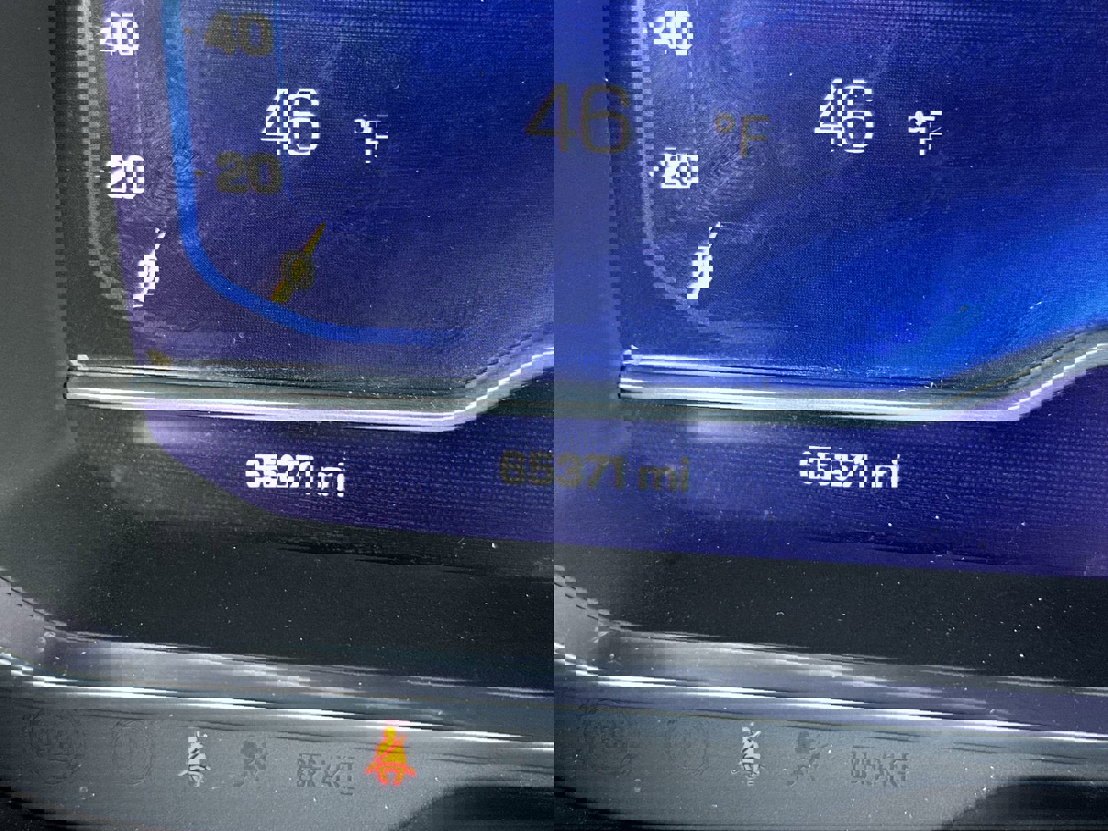 Used 2023 Chevrolet Suburban Premier image 24