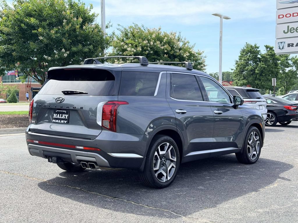 Used 2024 Hyundai Palisade Limited FWD image 2