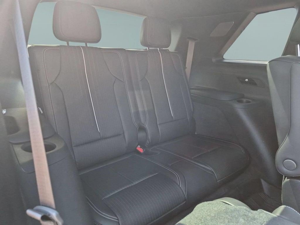 Certified 2026 Cadillac Vistiq Luxury w/ LPO, Floor Liner Package AWD/4WD image 21