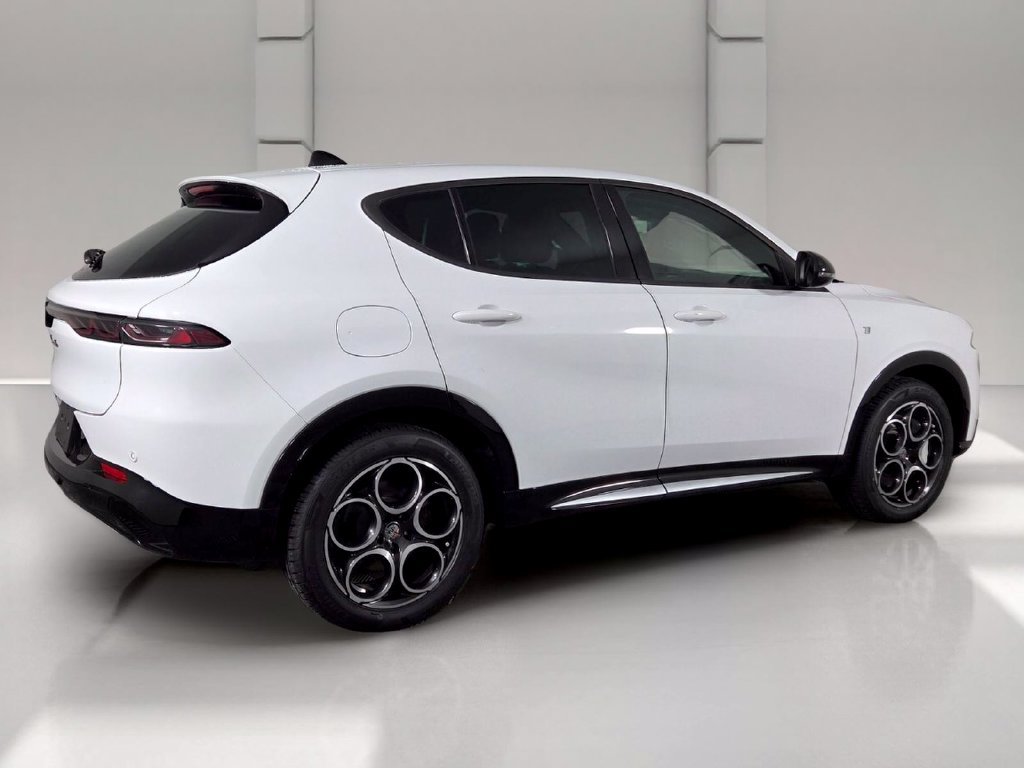 Used 2024 Alfa Romeo Tonale Ti AWD/4WD image 5