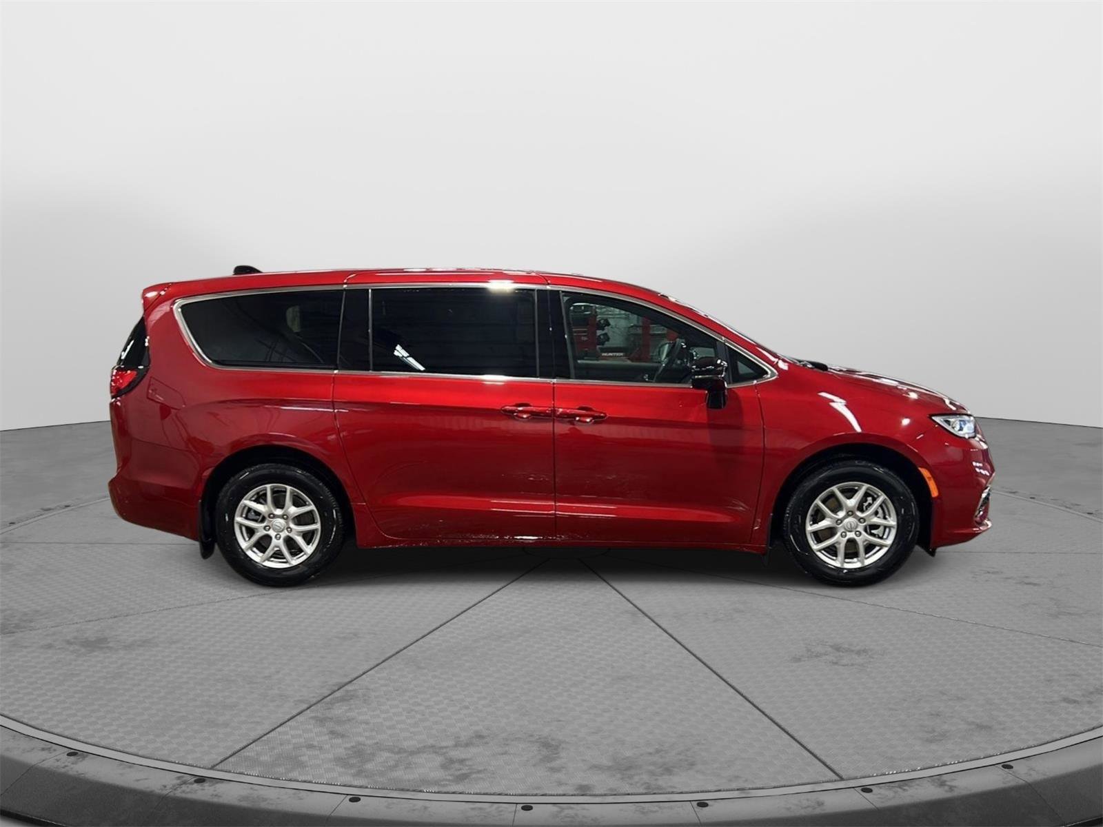 New 2026 Chrysler Pacifica Select image 50