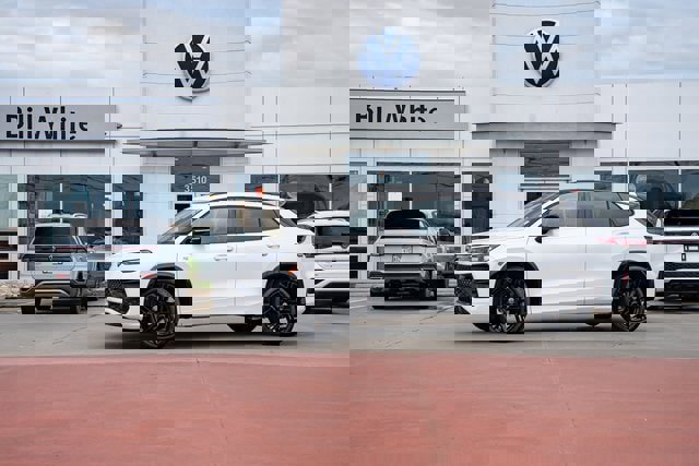 New 2026 Volkswagen Tiguan SE R-Line image 1