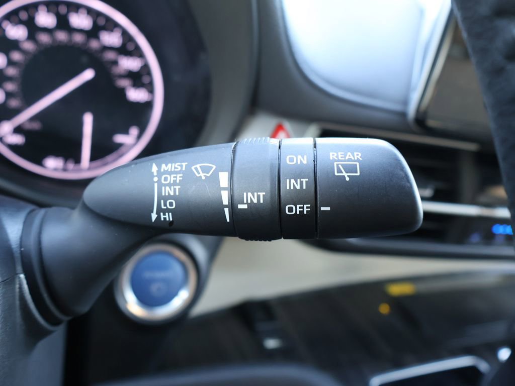 Used 2023 Toyota Sienna Limited FWD image 47