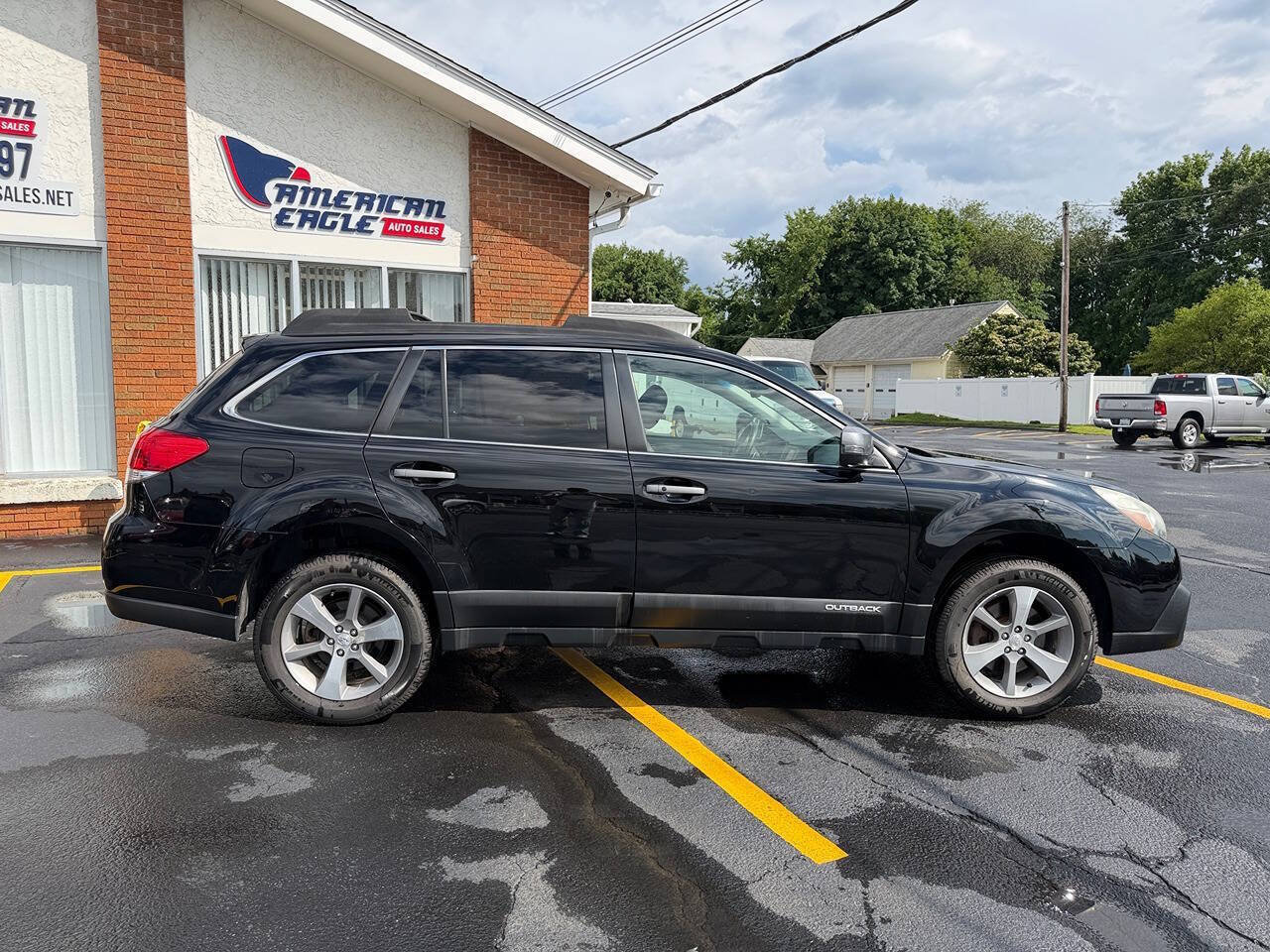 Used 2013 Subaru Outback 3.6R Limited AWD/4WD image 6