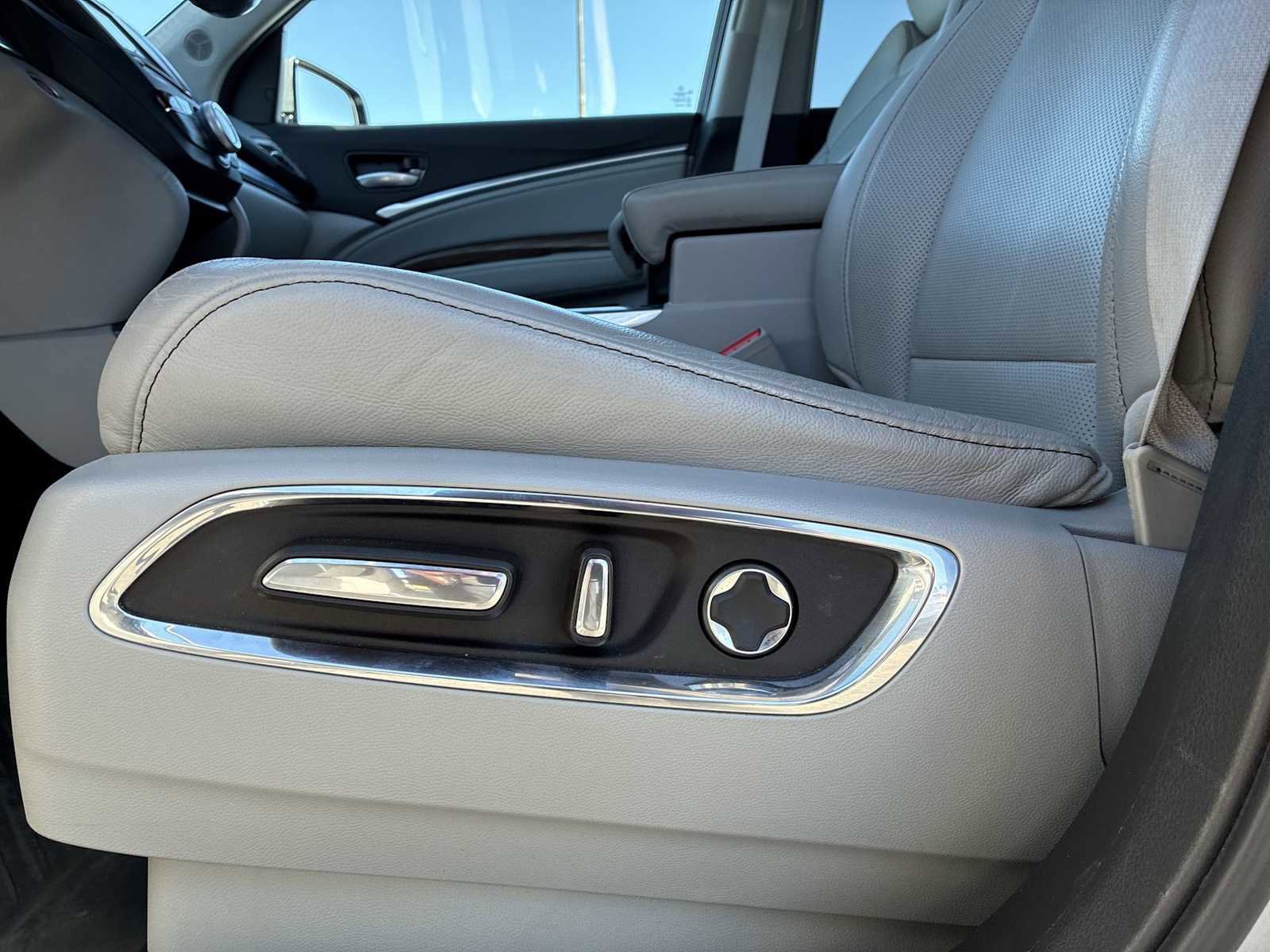 Used 2020 Acura MDX SH-AWD w/ Technology Package image 13