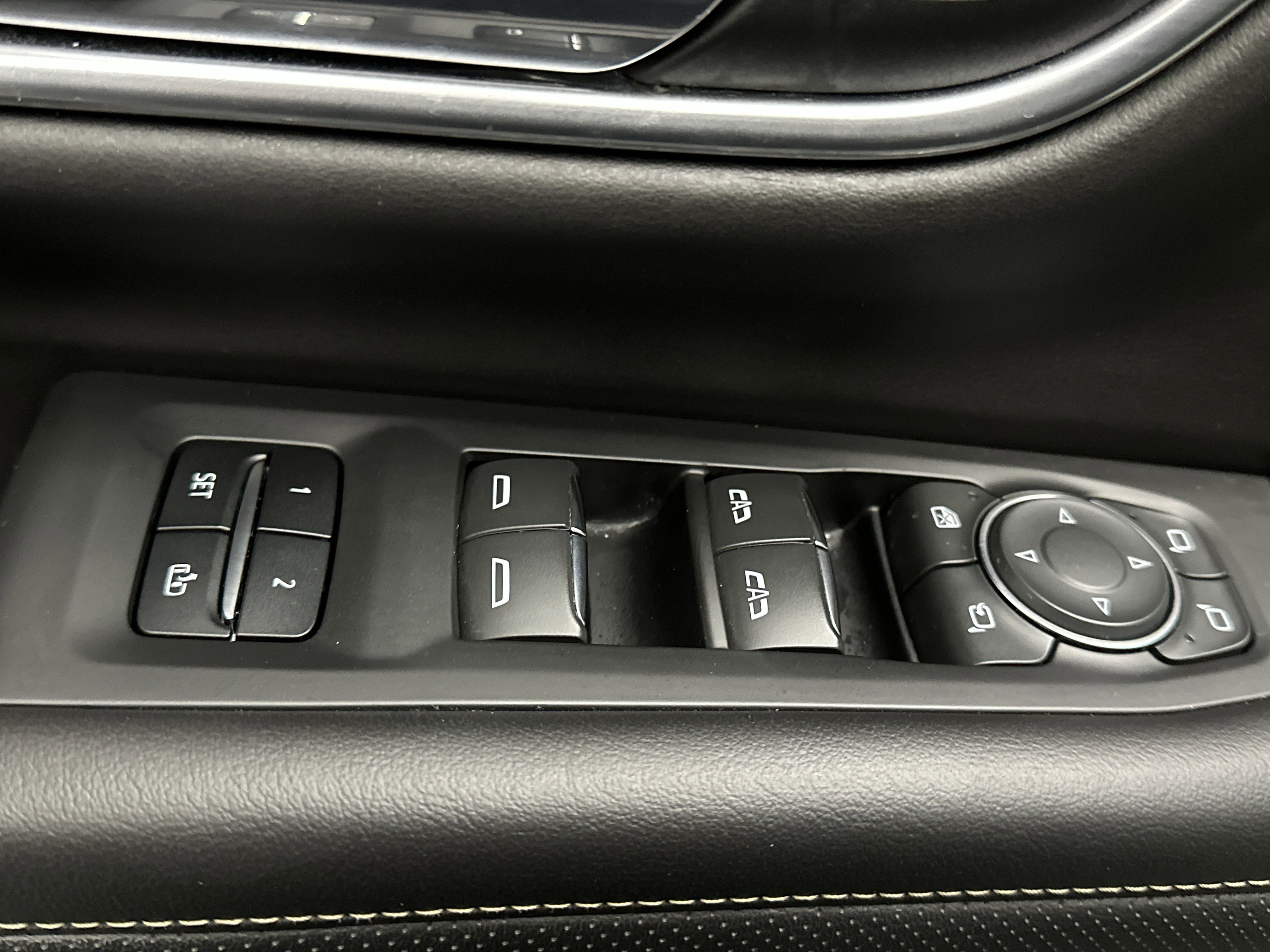 Used 2021 Chevrolet Tahoe Premier w/ Premium Package image 22