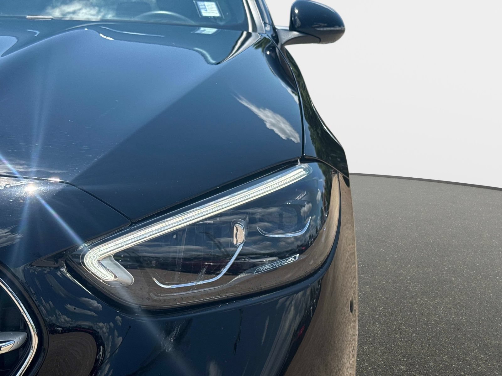 Used 2025 Mercedes-Benz C 300 Sedan image 9