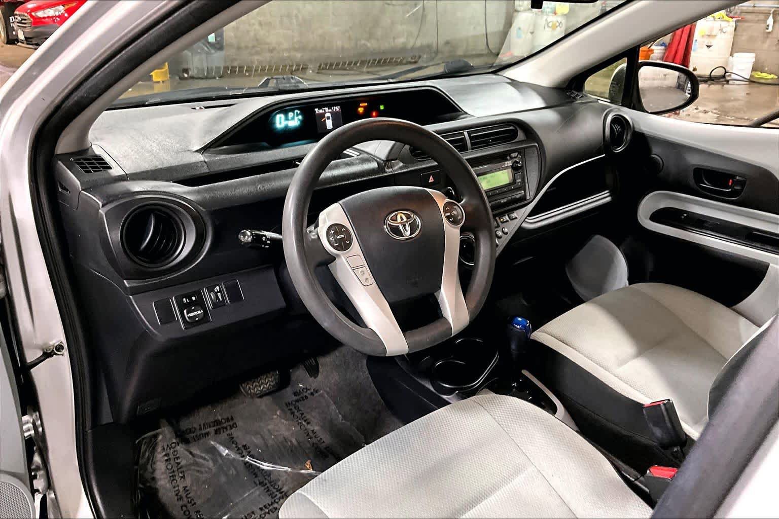 Used 2014 Toyota Prius C One FWD image 18