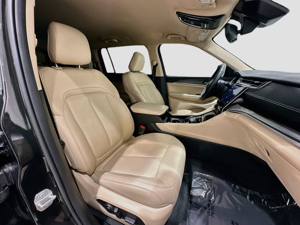 Used 2022 Jeep Grand Cherokee L Limited RWD image 30